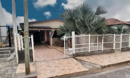 Casa para Venda em Sombrio, Centro, 3 dormitórios, 2 banheiros, 2 vagas