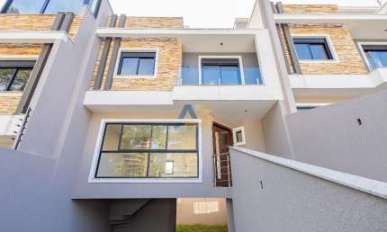 Sobrado Triplex 3 Quartos à venda no bairro Pilarzinho | Curitiba