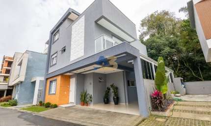 Sobrado Triplex Novo 3 Quartos à venda no bairro Cajuru | Curitiba