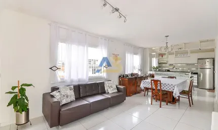 Casa 3 Quartos Semimobiliada à venda no bairro São Lourenço | Curitiba