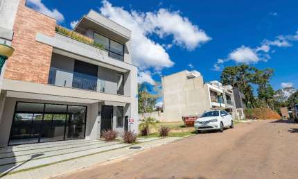 Sobrado 3 Quartos à venda no bairro Pilarzinho | Curitiba