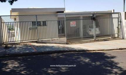 Casa para Venda em Presidente Prudente, Vila Furquim, 3 dormitórios, 1 suíte, 3 banheiros, 2 vagas