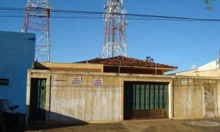 Casa para Venda em Presidente Prudente, Jardim Planalto, 3 dormitórios, 1 suíte, 1 banheiro, 3 vagas