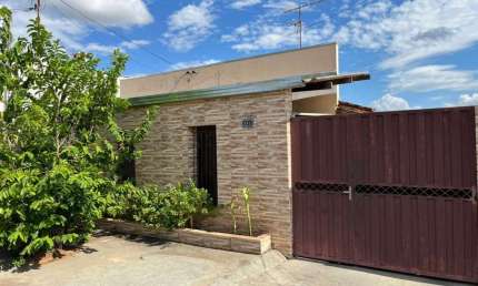 Casa para Venda em Presidente Prudente, Jardim Eldorado, 3 dormitórios, 1 suíte, 2 banheiros, 2 vagas