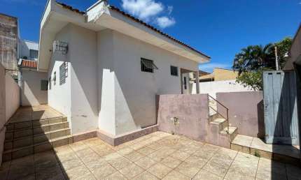 Casa para Venda em Presidente Prudente, Jardim Tropical, 4 dormitórios, 1 suíte, 4 banheiros, 2 vagas