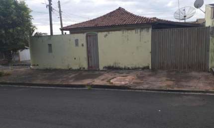 Casa para Venda em Martinópolis, jardim o Pioneiro, 2 dormitórios, 2 banheiros, 1 vaga