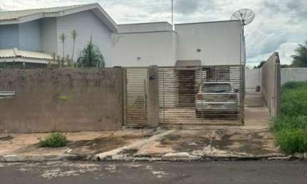 Casa para Venda em Martinópolis, Residencial Tardim I, 2 dormitórios, 1 suíte, 3 banheiros
