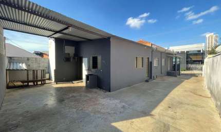 Casa para Locação em Presidente Prudente, Bosque, 2 dormitórios, 1 banheiro, 4 vagas