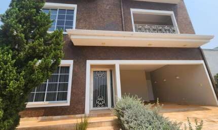 Casa em condomínio para locação, condomínio valência 1, 3 dormitórios, 3 suítes, 4 banheiros, 2 vagas