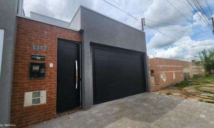 Casa para Venda em Presidente Prudente, Jardim Novo Bongiovani, 3 dormitórios, 1 suíte, 2 banheiros, 2 vagas