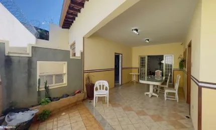 Casa para Venda em Presidente Prudente, Centro, 4 dormitórios, 1 suíte, 3 banheiros