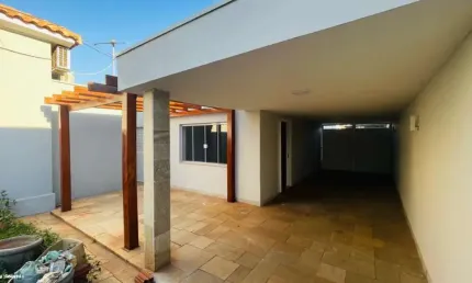 Casa para Locação em Presidente Prudente, Jardim Aviação, 3 dormitórios, 2 banheiros, 2 vagas