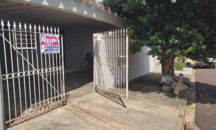Casa para Locação em Presidente Prudente, Vila Verinha, 4 dormitórios, 1 suíte, 2 banheiros, 1 vaga