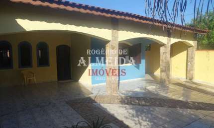Casa à venda na Av. Flacides Ferreira, 1066, Belmira Novaes, Peruíbe