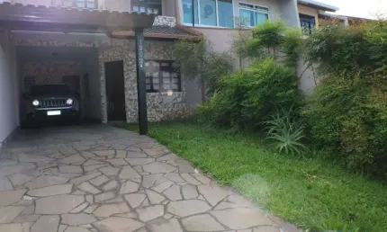 Sobrado com 3 dormitórios à venda, 243 m² por R$ 980.000,00 - Jardim das Américas - Curitiba/PR