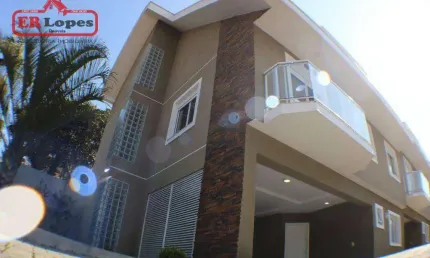 Sobrado com 3 dormitórios à venda, 203 m² por R$ 990.000,00 - Bom Retiro - Curitiba/PR