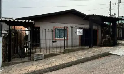 Casa com 6 quartos à venda no Santa Fé, Caxias do Sul  por R$ 480.000