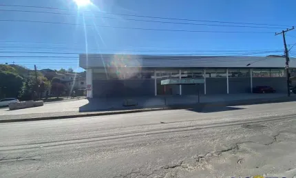 Ponto comercial para alugar no Centenário, Caxias do Sul  por R$ 3.000