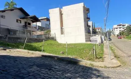 Terreno à venda na Nossa Senhora da Saúde, Caxias do Sul  por R$ 360.000