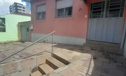 Casa com 2 quartos à venda no Rio Branco, Caxias do Sul  por R$ 420.000