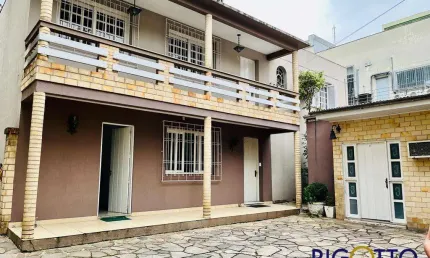 Casa com 5 quartos à venda no São Pelegrino, Caxias do Sul  por R$ 1.350.000