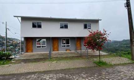 Casa com 2 quartos à venda na Nossa Senhora das Graças, Caxias do Sul  por R$ 250.000