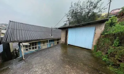 Casa com 5 quartos à venda no Cristo Redentor, Caxias do Sul  por R$ 250.000
