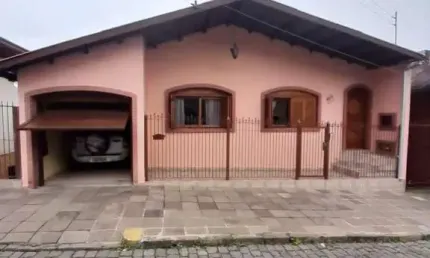 Casa com 3 quartos à venda na Bela Vista, Caxias do Sul  por R$ 650.000