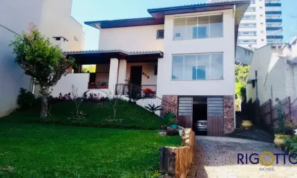 Casa com 4 quartos à venda no Cristo Redentor, Caxias do Sul  por R$ 750.000