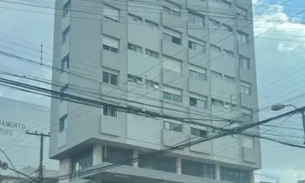 Kitnet / Stúdio à venda no Centro, Caxias do Sul  por R$ 143.000