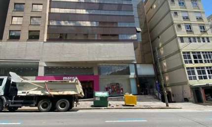 Sala comercial para alugar no Centro, Caxias do Sul  por R$ 2.200