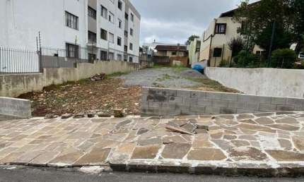 Terreno comercial para alugar no Rio Branco, Caxias do Sul  por R$ 2.500