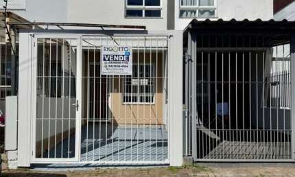 Casa com 2 quartos à venda na Ana Rech, Caxias do Sul  por R$ 240.000