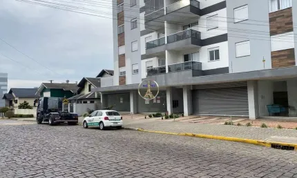 Ponto comercial para alugar no Treviso, Caxias do Sul  por R$ 2.500