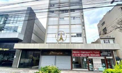 Apartamento com 3 quartos para alugar no São Pelegrino, Caxias do Sul  por R$ 1.800