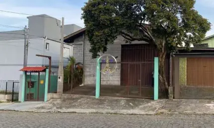 Barracão / Galpão / Depósito para alugar no Cruzeiro, Caxias do Sul  por R$ 3.800