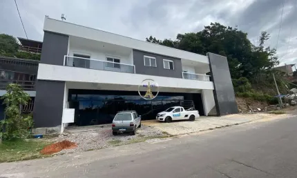 Casa com 2 quartos para alugar no Charqueadas, Caxias do Sul  por R$ 1.700