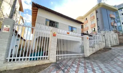 Casa com 5 dormitórios para alugar, 408 m² por R$ 12.261,97/mês - Buritis - Belo Horizonte/MG