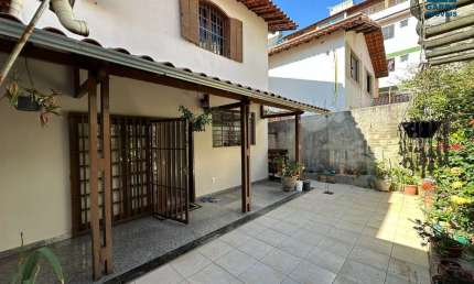 Casa com 5 quartos à venda na Nelson Lemos de Carvalho, --, Palmares, Belo Horizonte por R$ 1.250.000