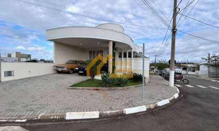 Casa a venda no Condominio Reserva das Paineiras em Itapetininga