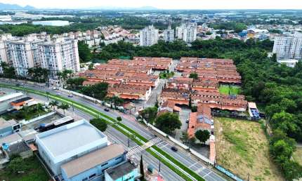 casa em Condomínio Fechado 3 quartos, closet, lazer em Morada de Laranjeiras - Serra/ES