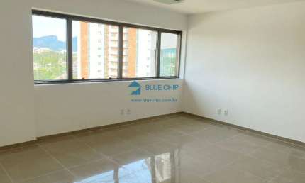 Sala para Locação no Edifício SunPlaza - Barra da Tijuca por R$2.000,00