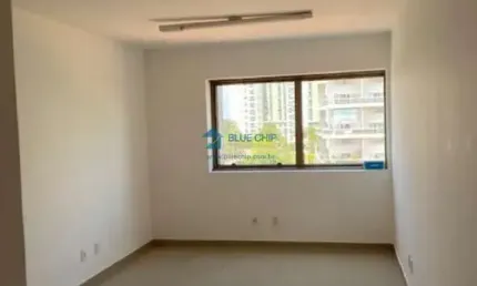 Sala para Locação no Edifício SunPlaza - Barra da Tijuca por R$2.400,00