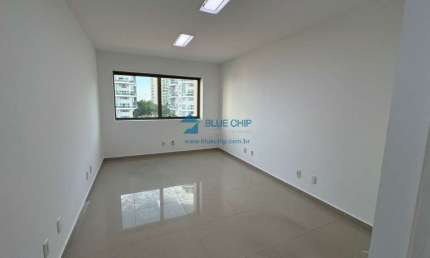 Sala para locação no Edifício SunPlaza - Barra da Tijuca, com 20m² por R$1.200,00