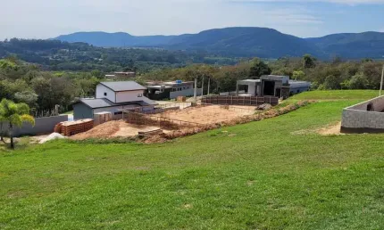 Com mais de 1.270 m² este excelente terreno para venda no terras da alvorada - medeiros - jundiaí sp