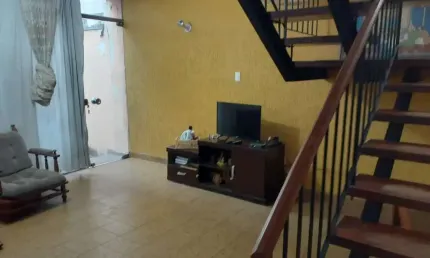 INVESTIMENTO OU MORADIA !!!!  COM TERRENO DE 300 m² E 218 m² DE CONSTRUÇÃO, CASA ASSOBRADADA NO CENTRO, JUNDIAÍ SP