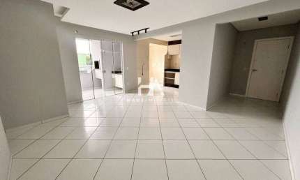 Apartamento com 3 quartos para alugar no Czerniewicz, Jaraguá do Sul 