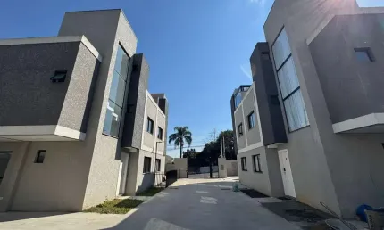 Casa em condomínio fechado com 3 quartos à venda na Rua Rodolfo Bernardelli, 569, Uberaba, Curitiba