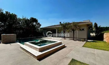 Casa com 3 Suítes, Piscina e Área Gourmet à Venda a 6 Minutos do Portal de Vinhedo
