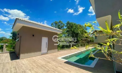 Casa de Alto Padrão à Venda no Condomínio Marambaia, Vinhedo/SP - 4 Suítes, Piscina e Vista Deslumbrante